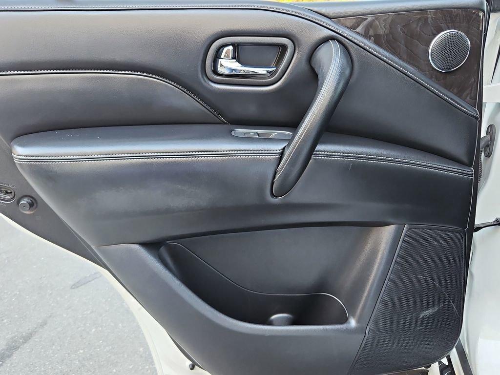 Used 2023 INFINITI QX80 Luxe w/ Cargo Package RWD image 32