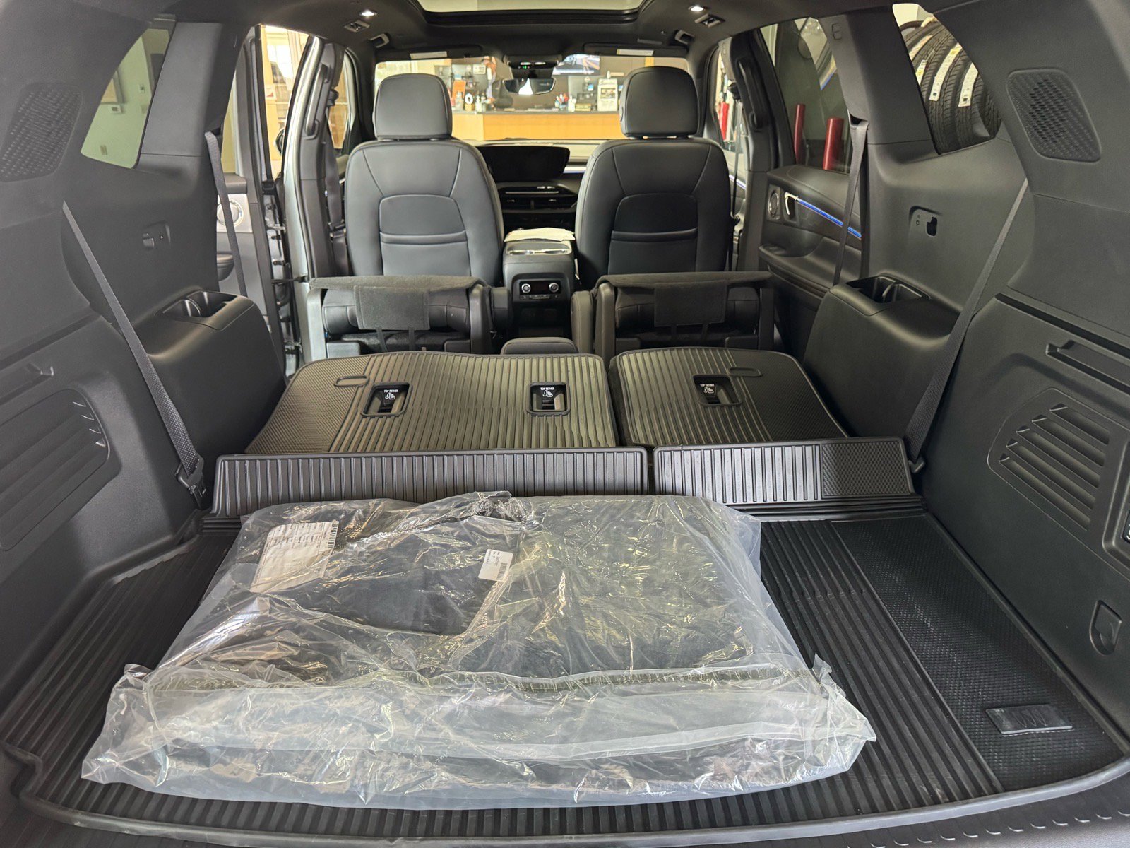 Certified 2025 Buick Enclave Avenir w/ Super Cruise Package image 10