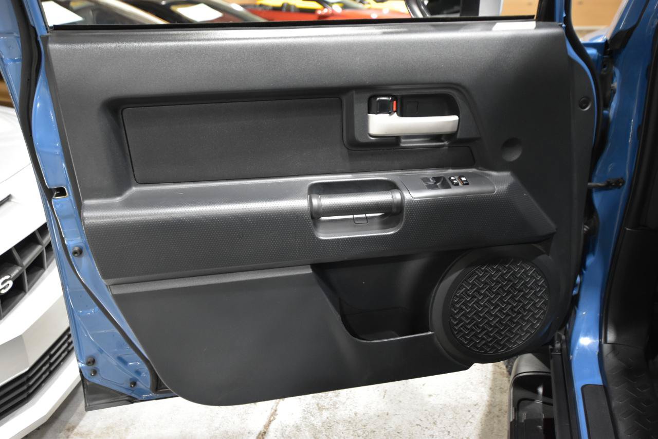 Used 2012 Toyota FJ Cruiser 4WD w/ Convenience Pkg image 13