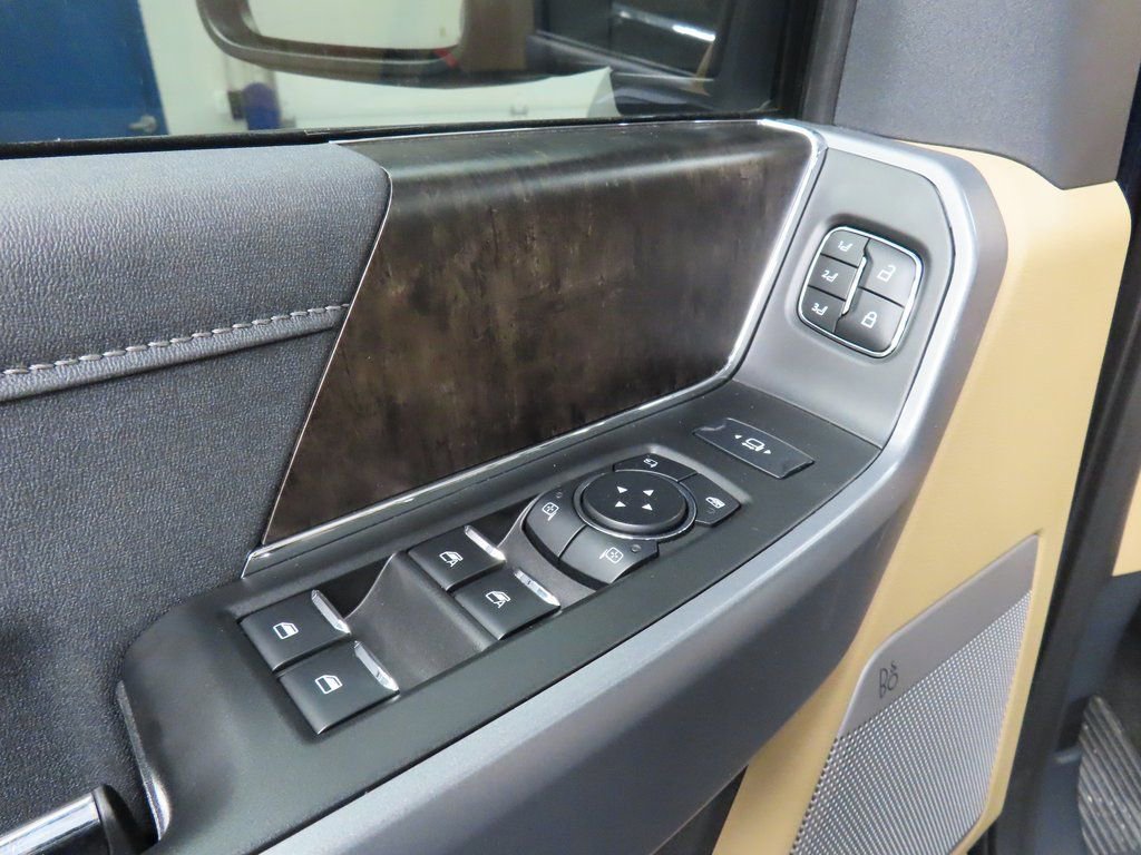 Used 2024 Ford F250 Lariat w/ Black Appearance Package AWD/4WD image 57