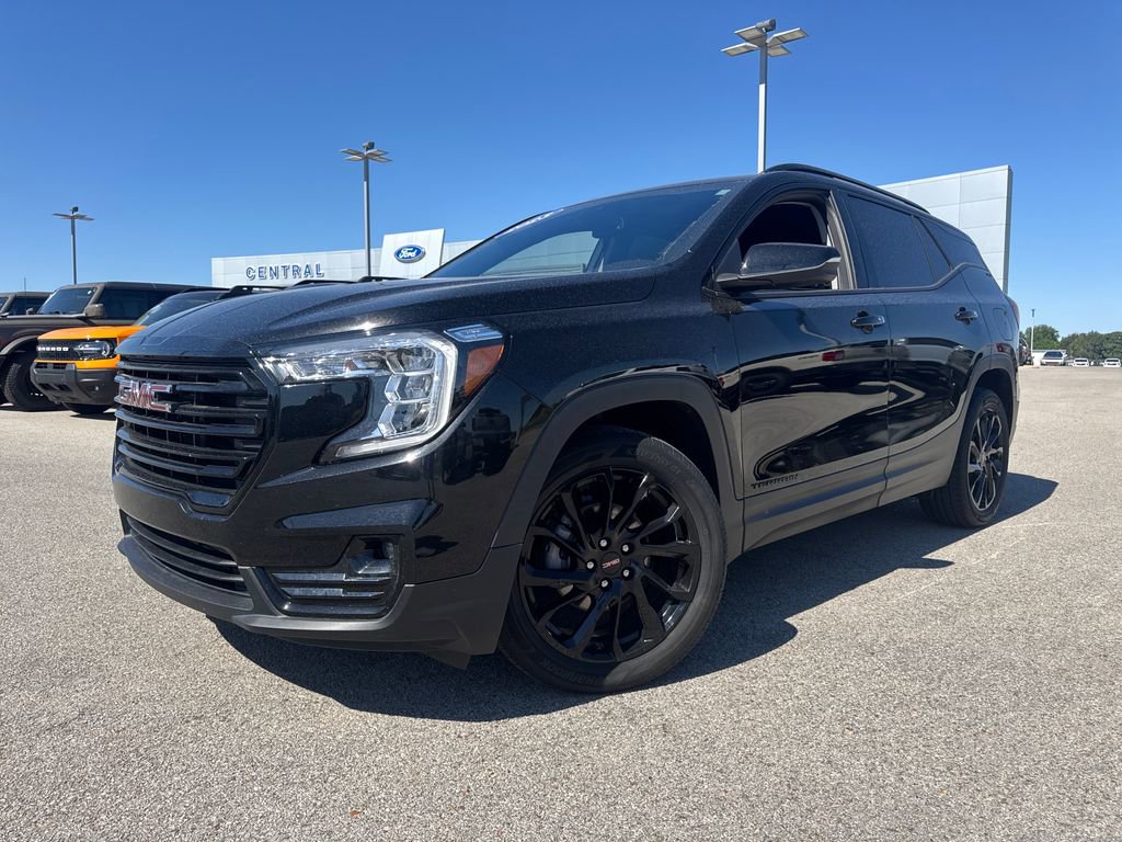 Used 2023 GMC Terrain SLT w/ Elevation Edition FWD image 1