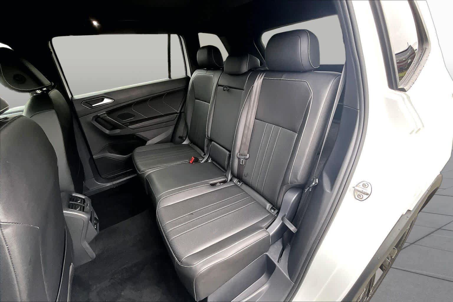 Used 2024 Volkswagen Tiguan SE R-Line AWD/4WD image 20