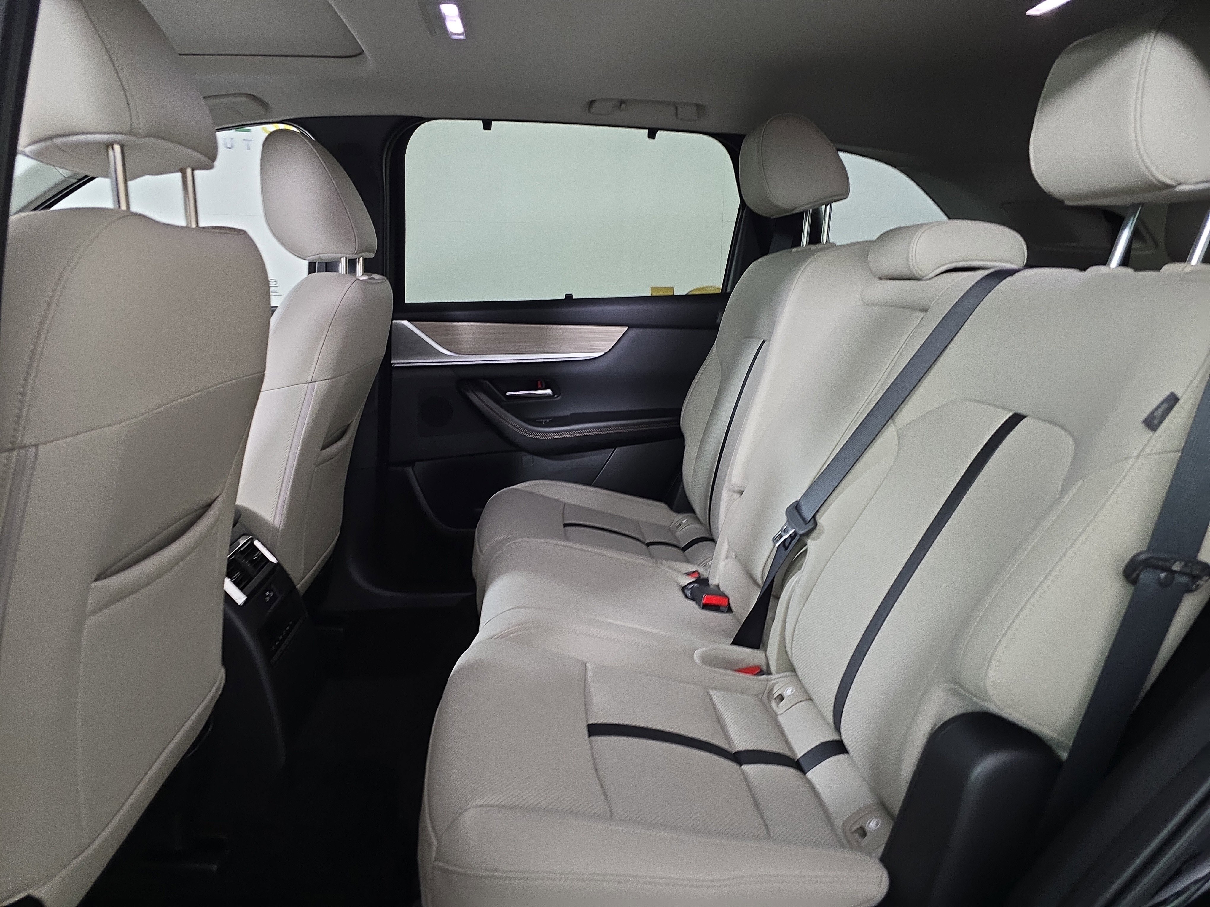 Certified 2024 MAZDA CX-90 Plug-In Hybrid w/ Preferred image 12