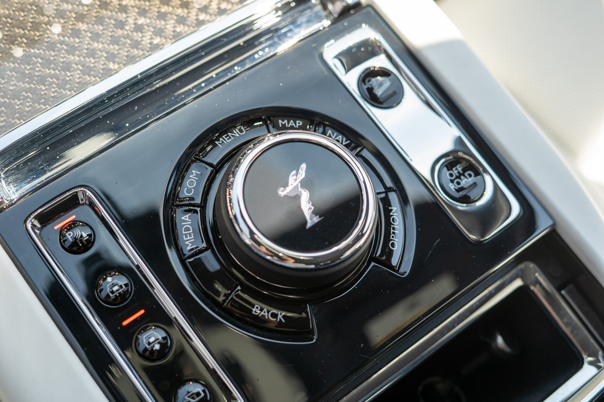 Certified 2024 Rolls-Royce Cullinan Black Badge w/ Leather Finishing Pack AWD/4WD image 18