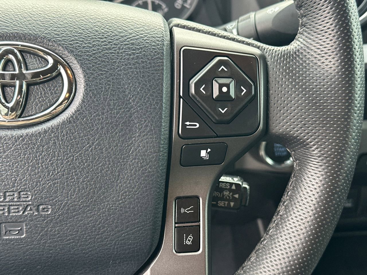 Used 2020 Toyota Tacoma TRD Off-Road image 25