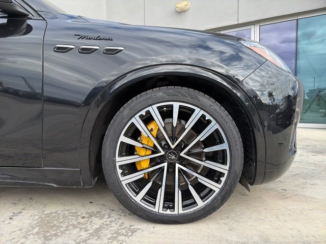 Certified 2023 Maserati Grecale Modena image 10