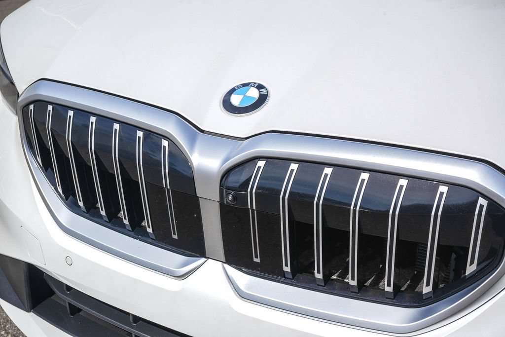 Used 2026 BMW 530i RWD image 11