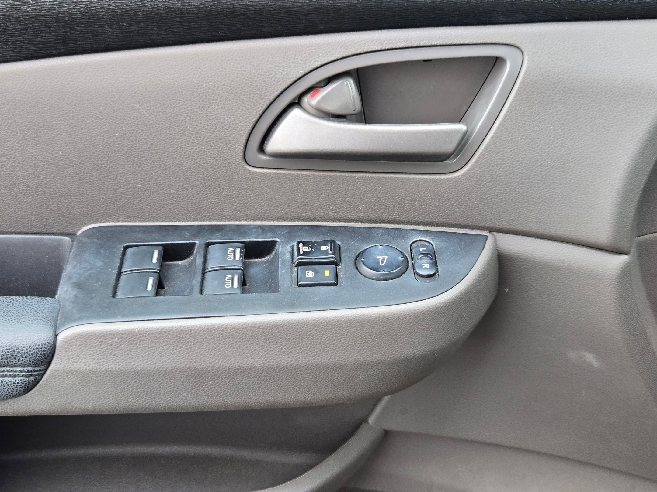 Used 2012 Honda Odyssey EX-L image 11