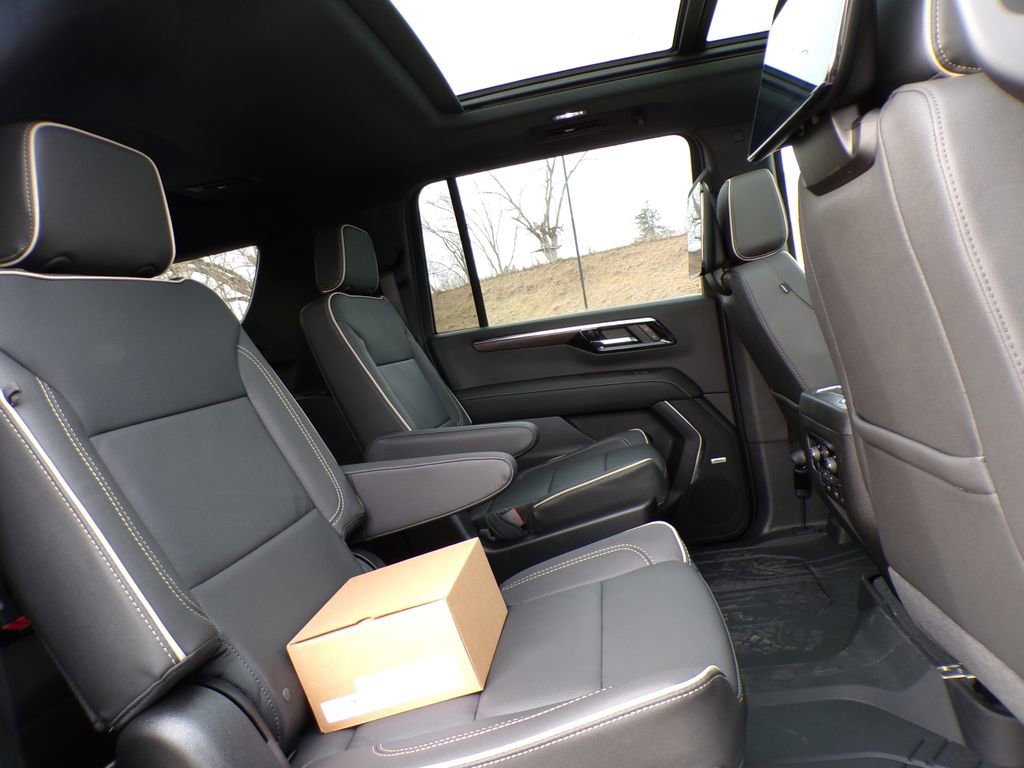 New 2026 Chevrolet Suburban Premier AWD/4WD image 22