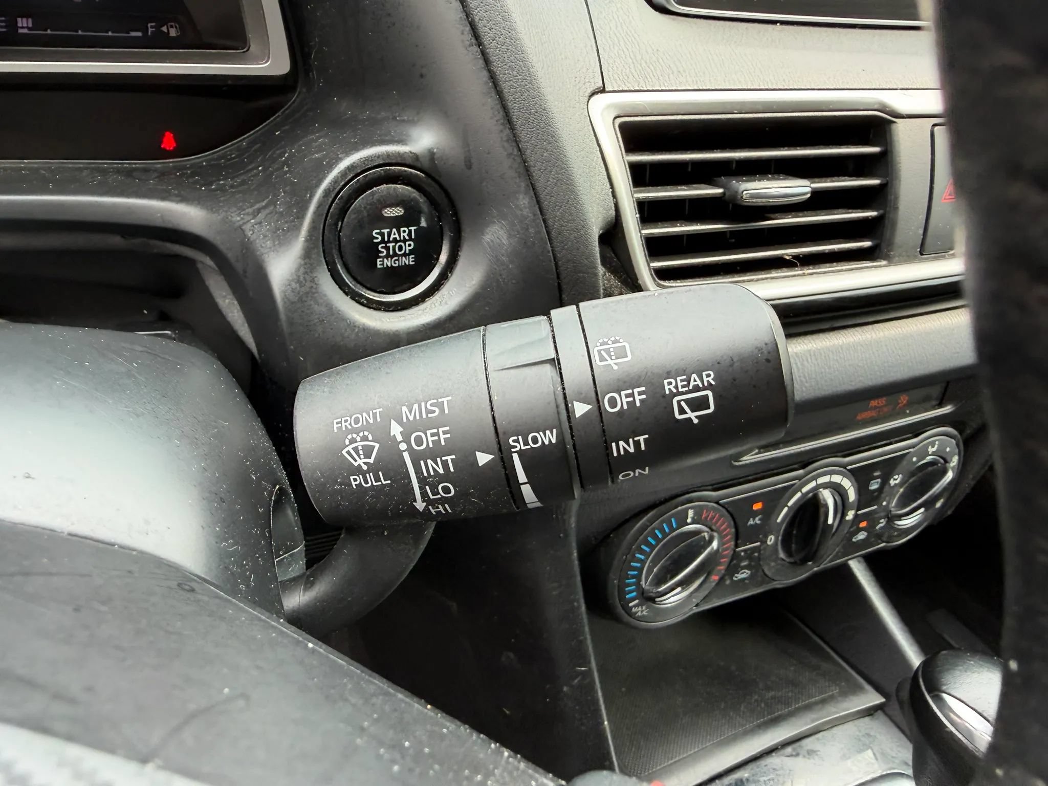 Used 2015 MAZDA MAZDA3 i Touring FWD image 34
