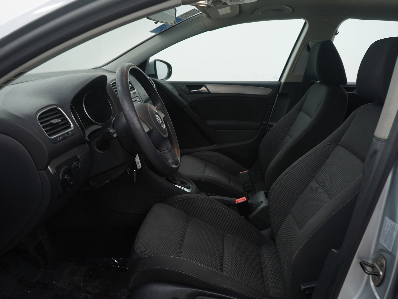 Used 2010 Volkswagen Golf 4-Door image 15