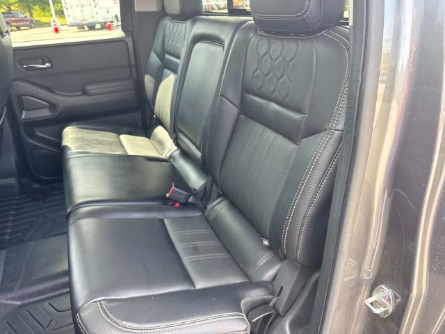 Used 2024 Nissan Frontier SL AWD/4WD image 16