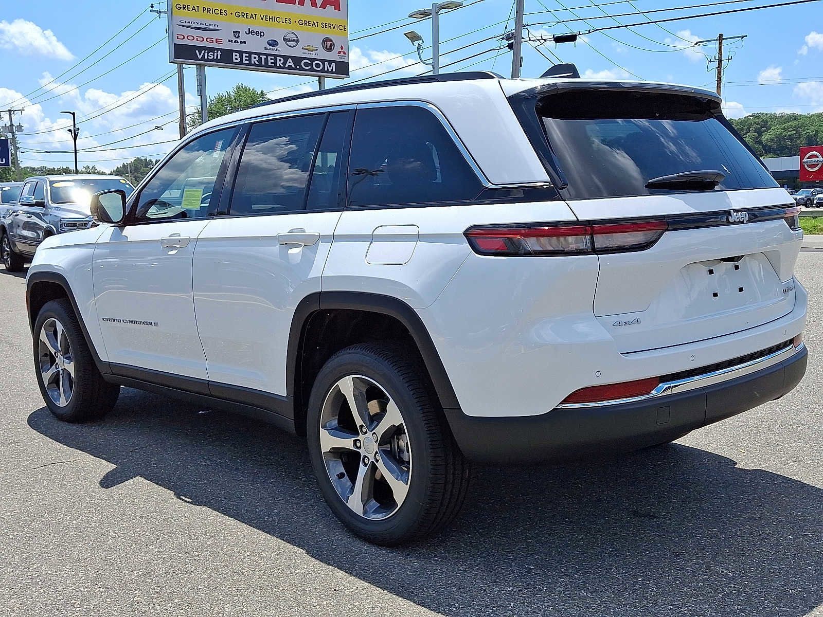 New 2025 Jeep Grand Cherokee Limited w/ Trailer Tow Package image 3