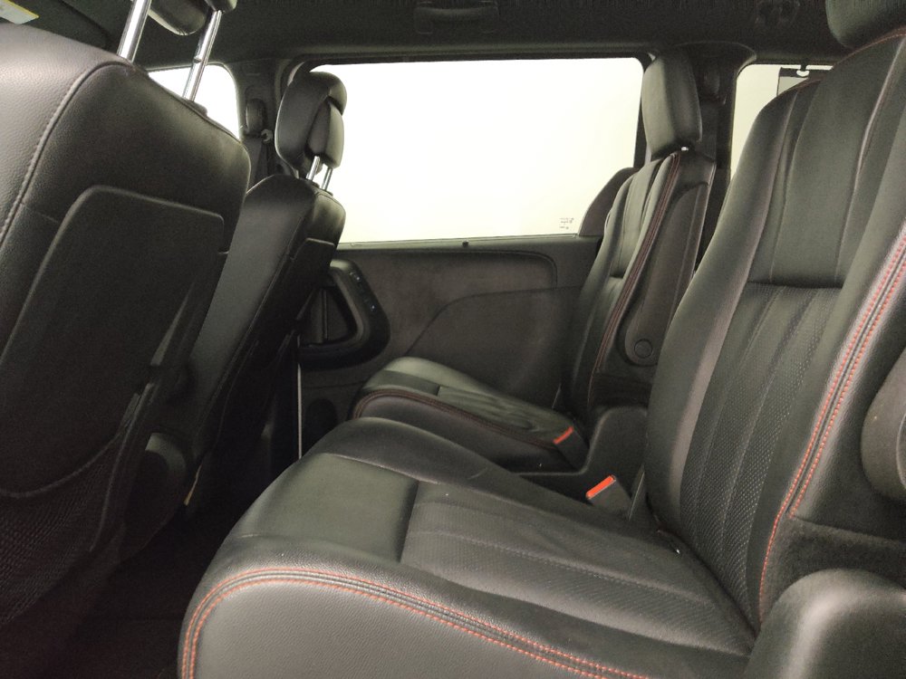 Used 2017 Dodge Grand Caravan GT w/ Mopar Premium Addition Group FWD image 18