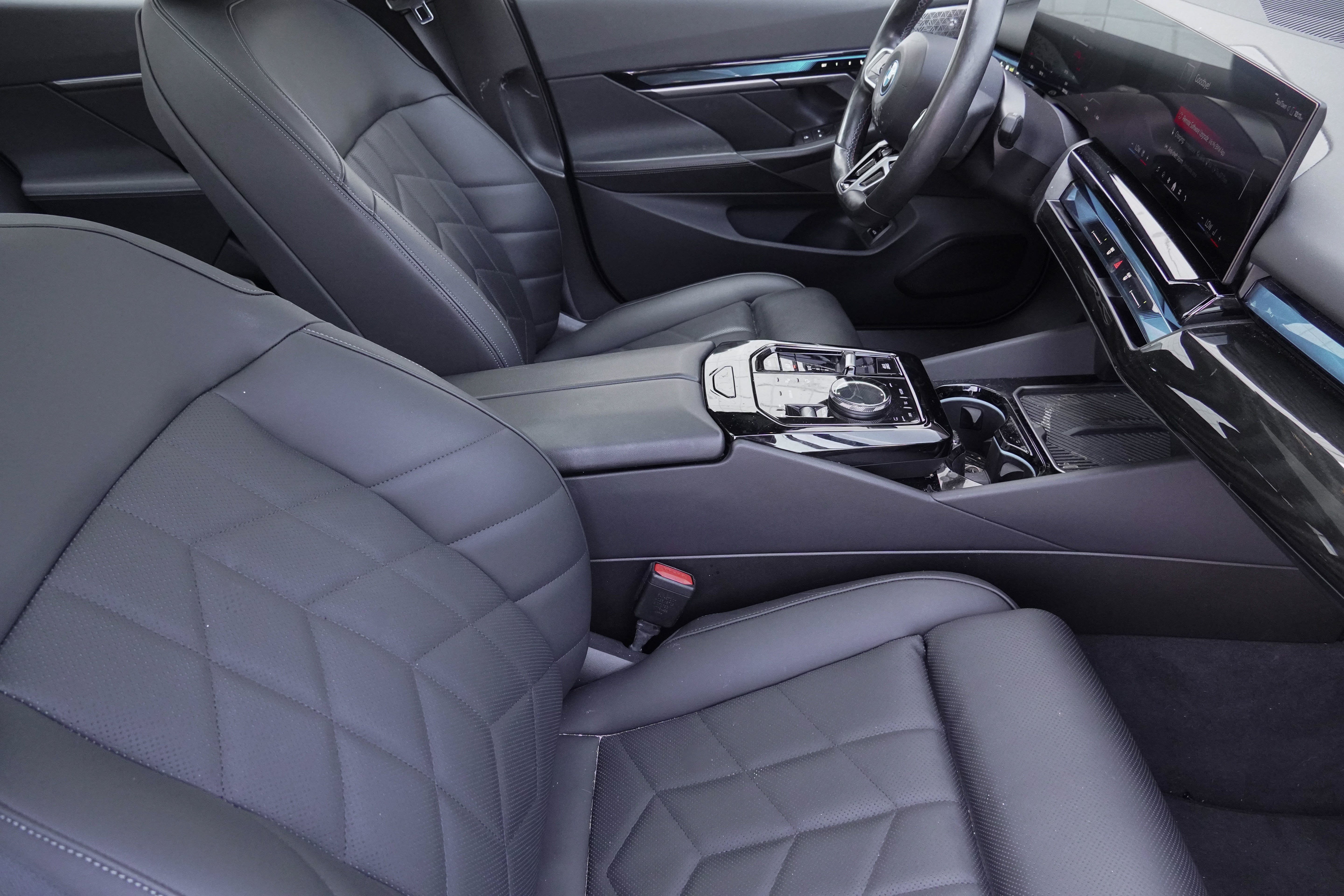 Certified 2024 BMW i5 M60 w/ Premium Package AWD/4WD image 13