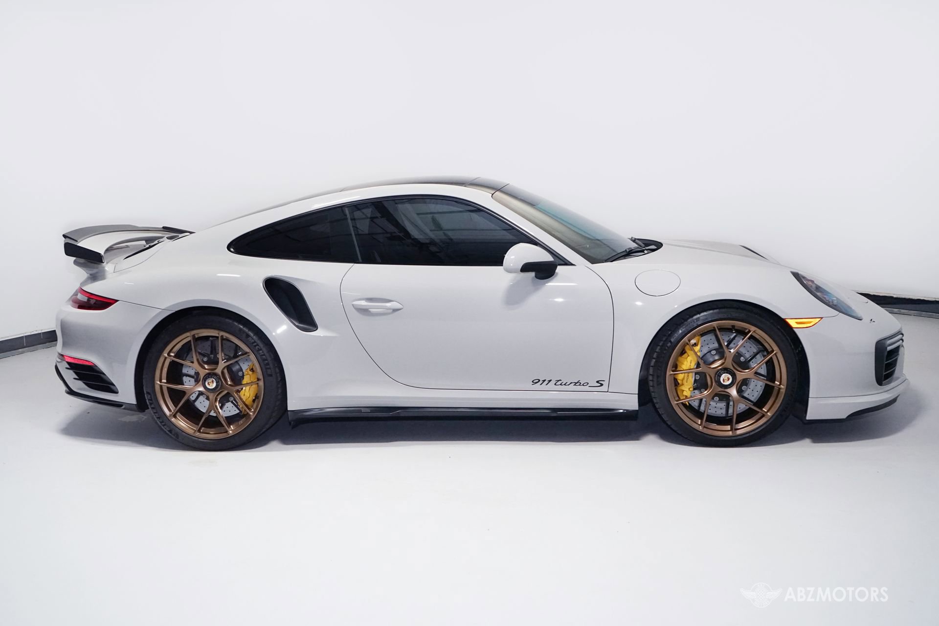 Used 2018 Porsche 911 Turbo S AWD/4WD image 4