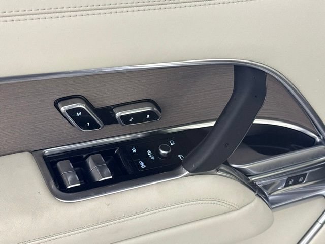 Used 2026 Land Rover Range Rover SE AWD/4WD image 13