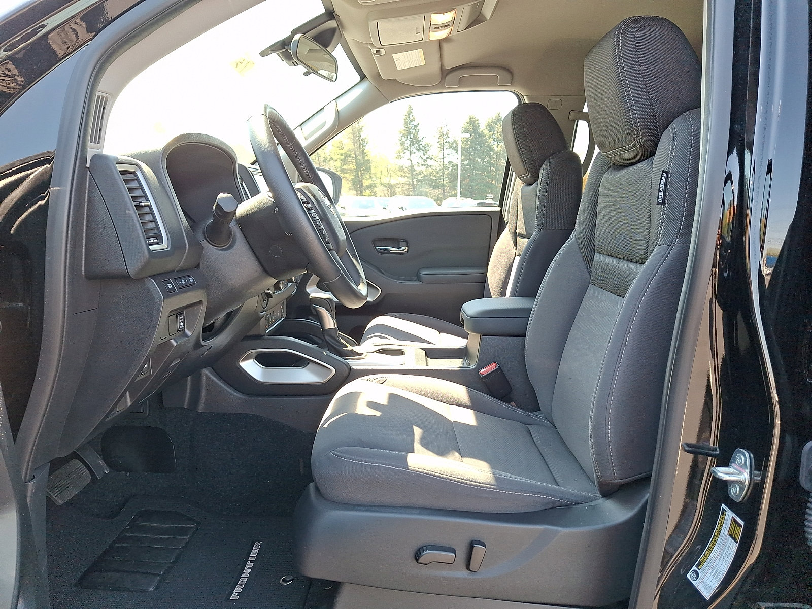 Used 2024 Nissan Frontier SV w/ Technology Package image 13