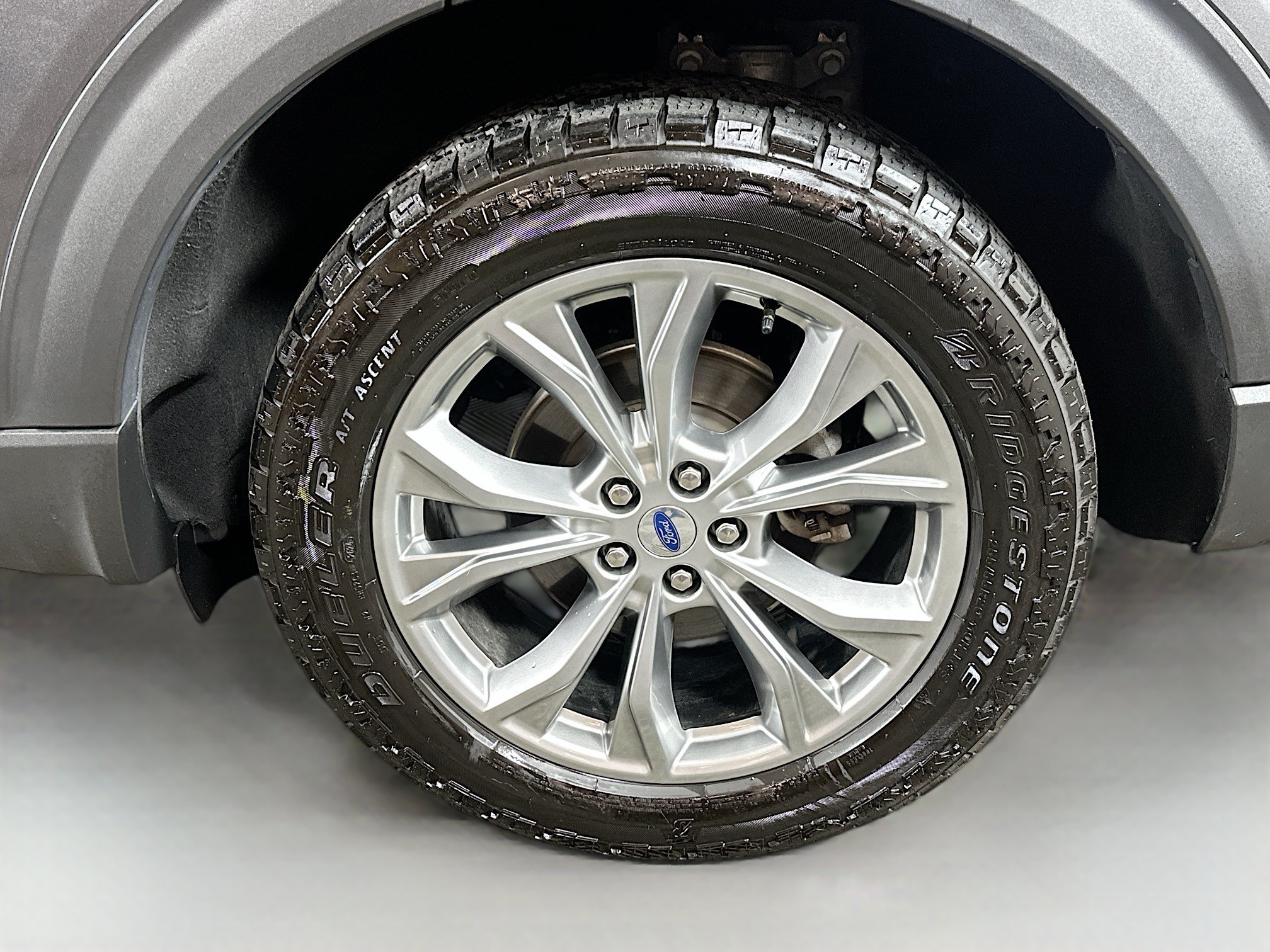 Used 2020 Ford Explorer XLT w/ Equipment Group 202A AWD/4WD image 31