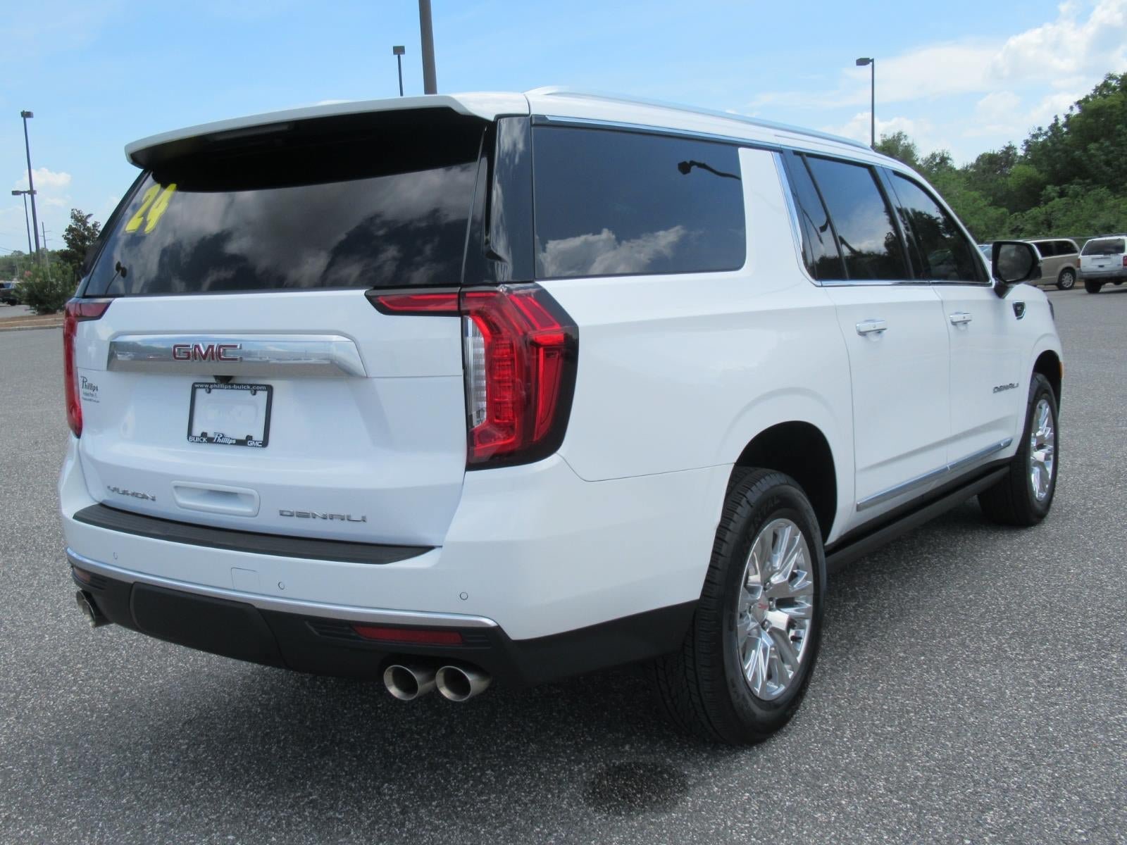 Used 2024 GMC Yukon XL Denali RWD image 7