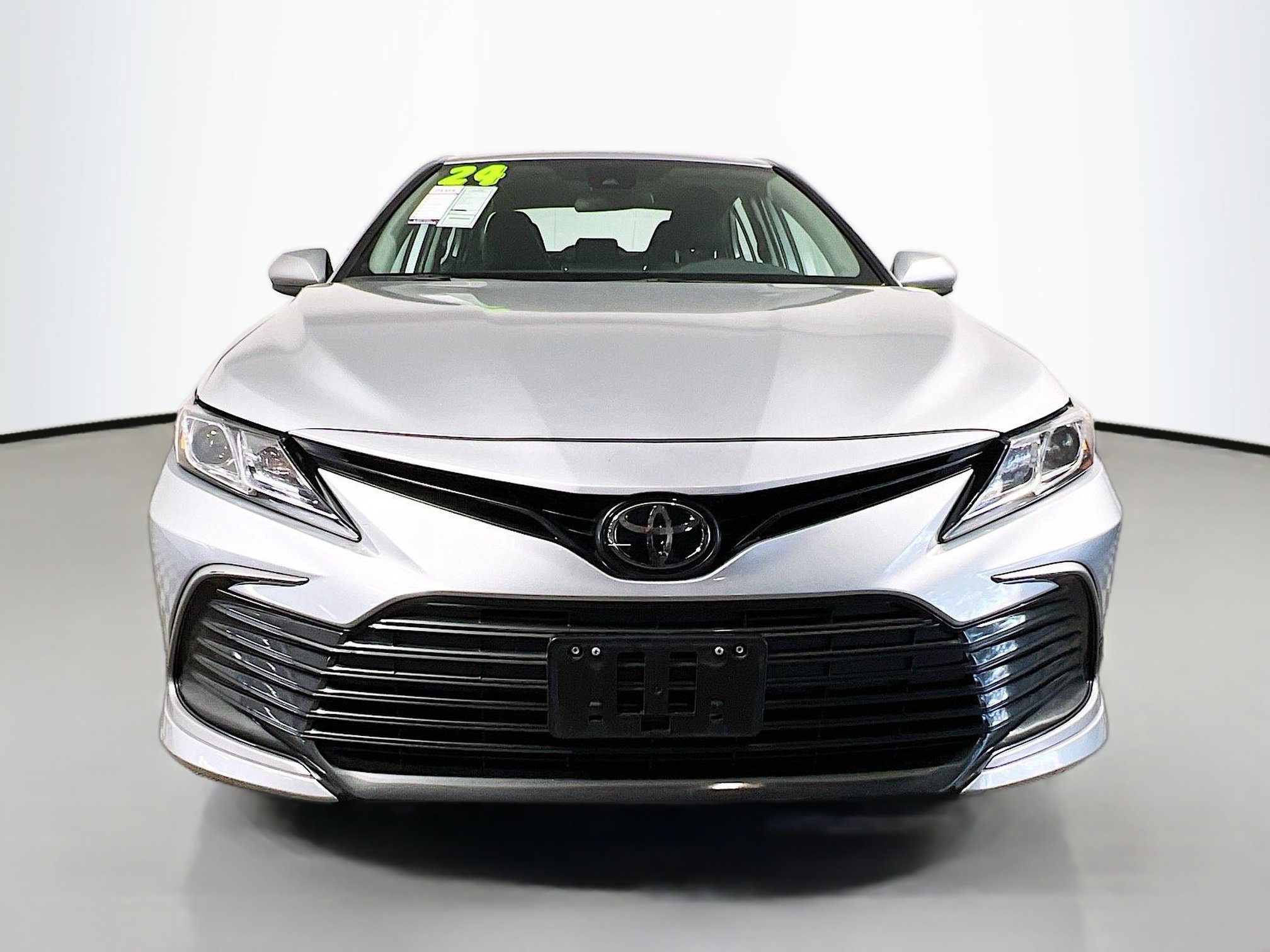 Used 2024 Toyota Camry LE FWD image 11