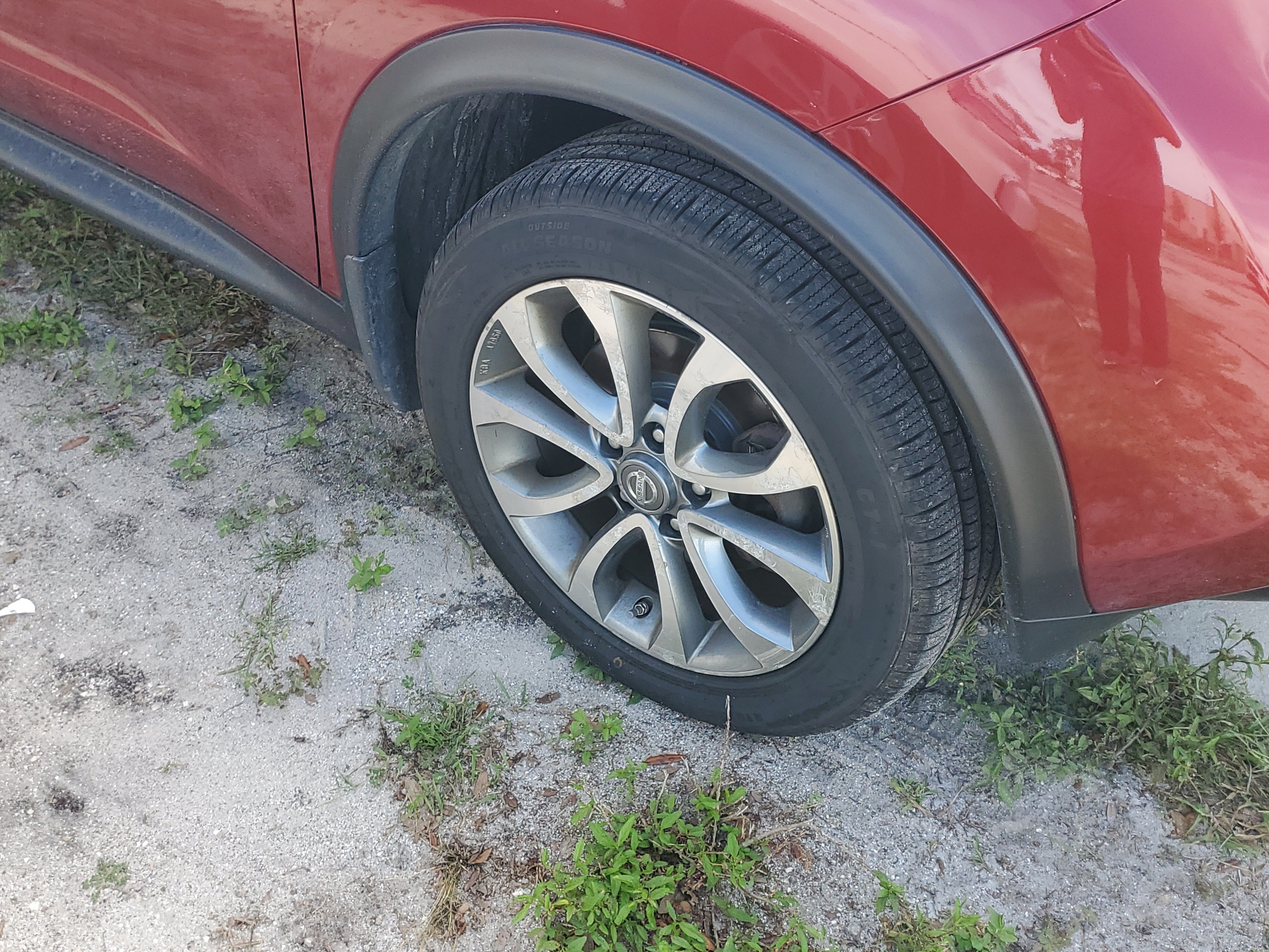 Used 2012 Nissan Juke SV w/ Sport Pkg AWD/4WD image 2
