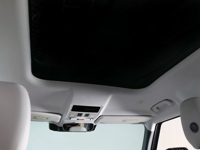 Certified 2025 Land Rover Defender 110 S AWD/4WD image 23