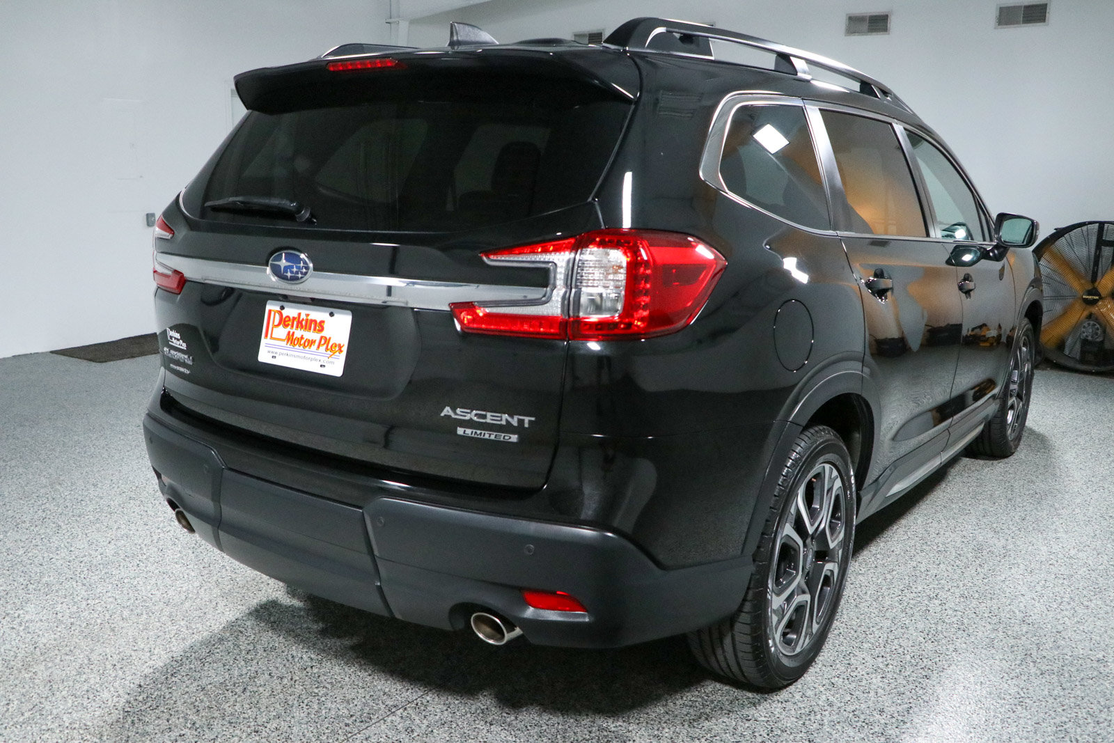 Used 2023 Subaru Ascent Limited AWD/4WD image 7