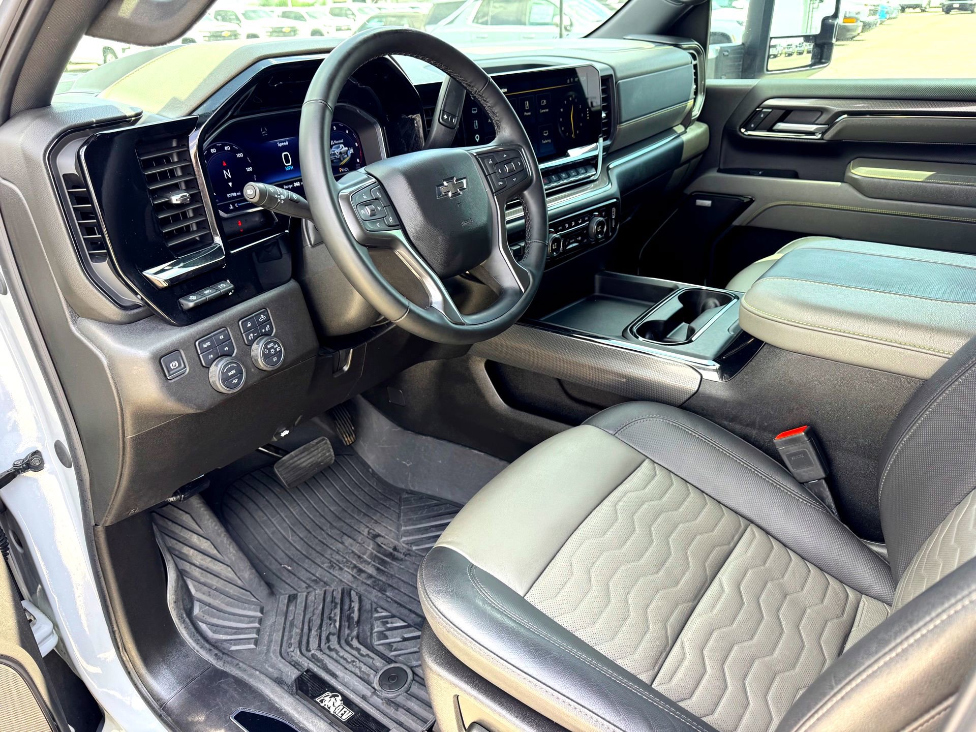 Used 2025 Chevrolet Silverado 2500 ZR2 w/ ZR2 Bison Edition image 13