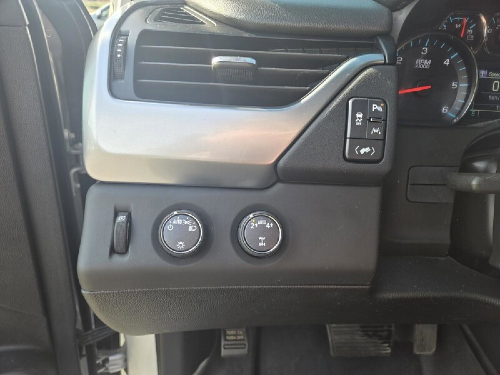 Used 2019 Chevrolet Tahoe LT image 14