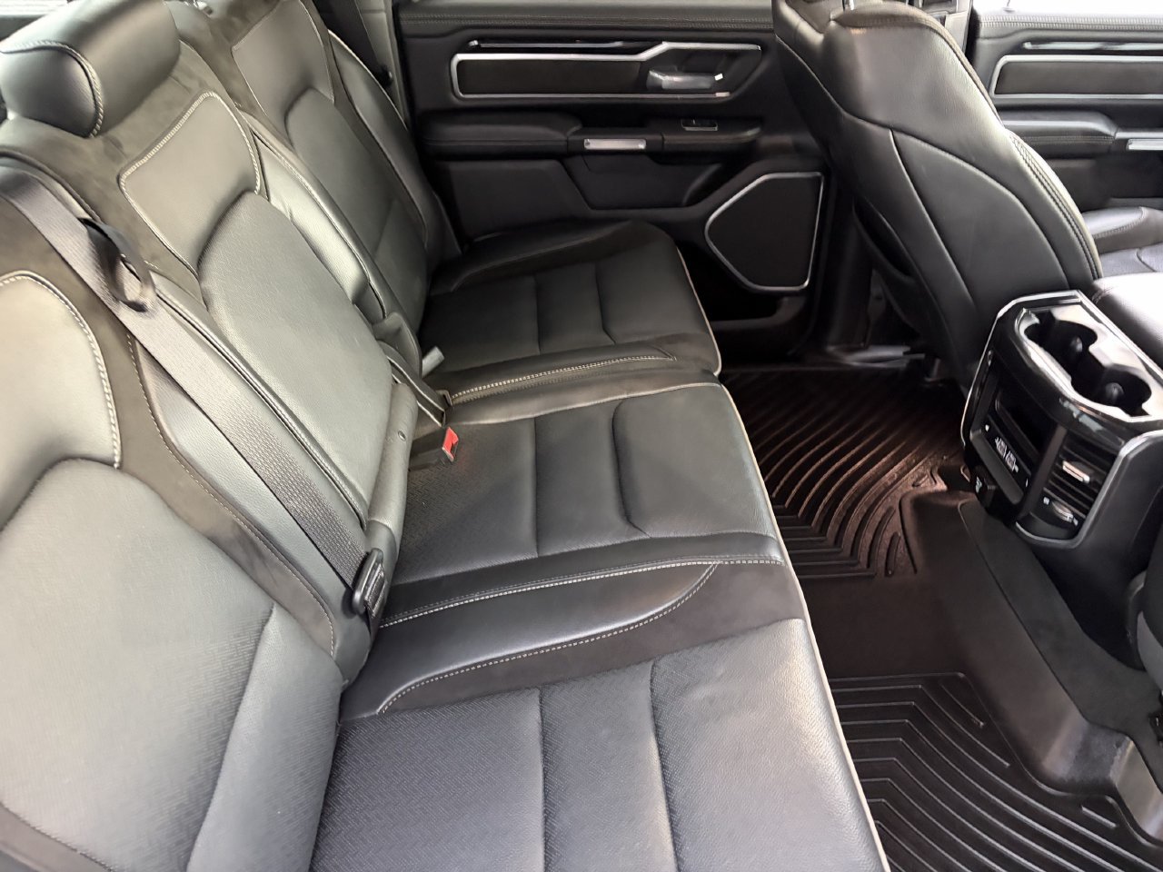 Used 2020 RAM 1500 Laramie RWD image 17