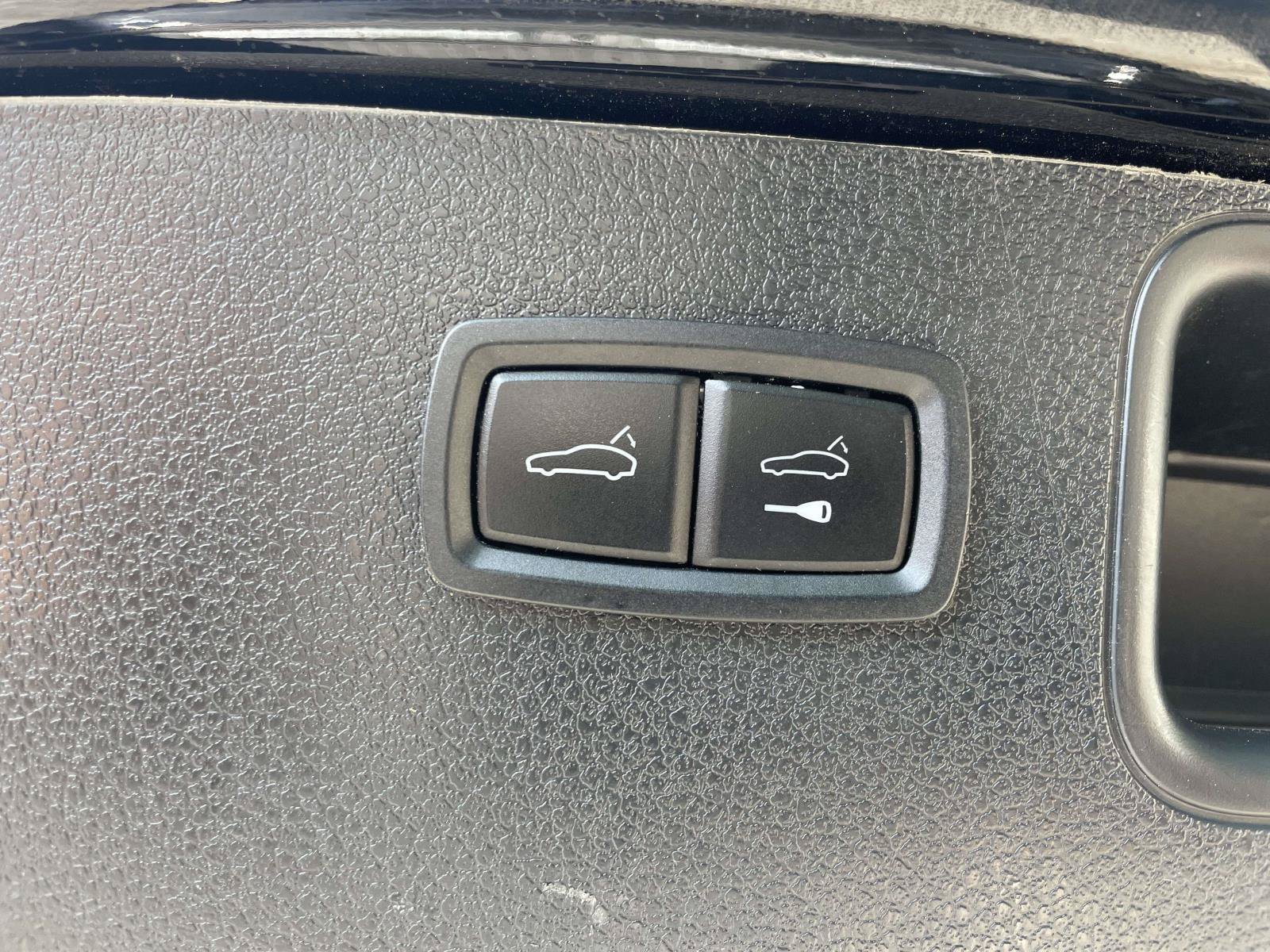 Used 2020 Porsche Macan AWD/4WD image 9