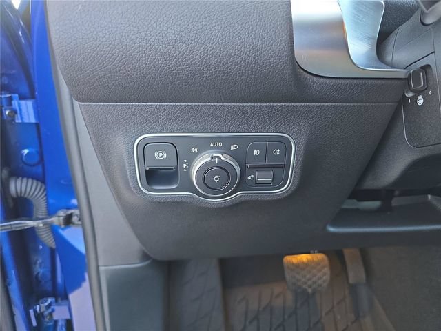 Used 2026 Mercedes-Benz GLB 250 4MATIC image 38