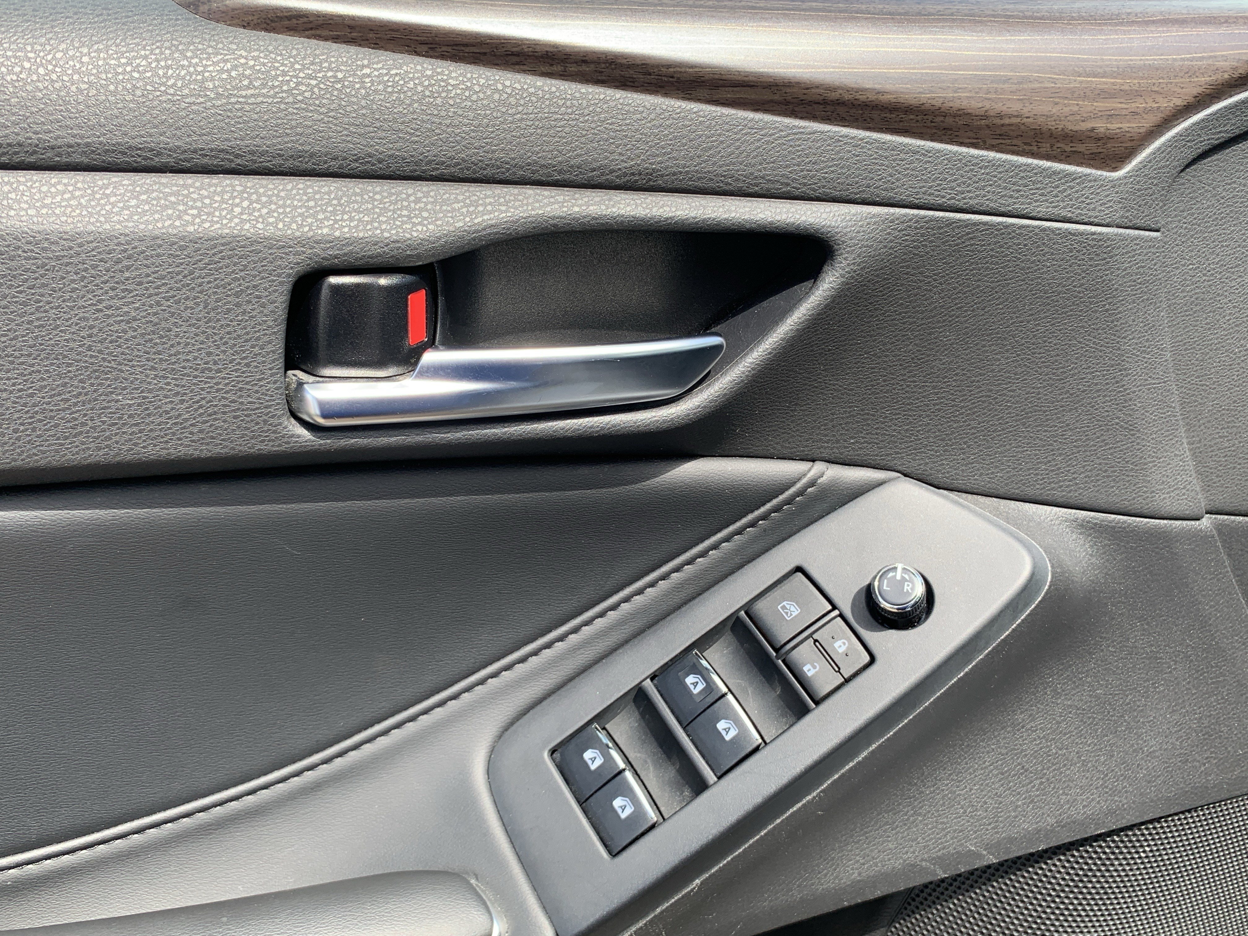 Used 2022 Toyota Avalon XLE FWD image 15