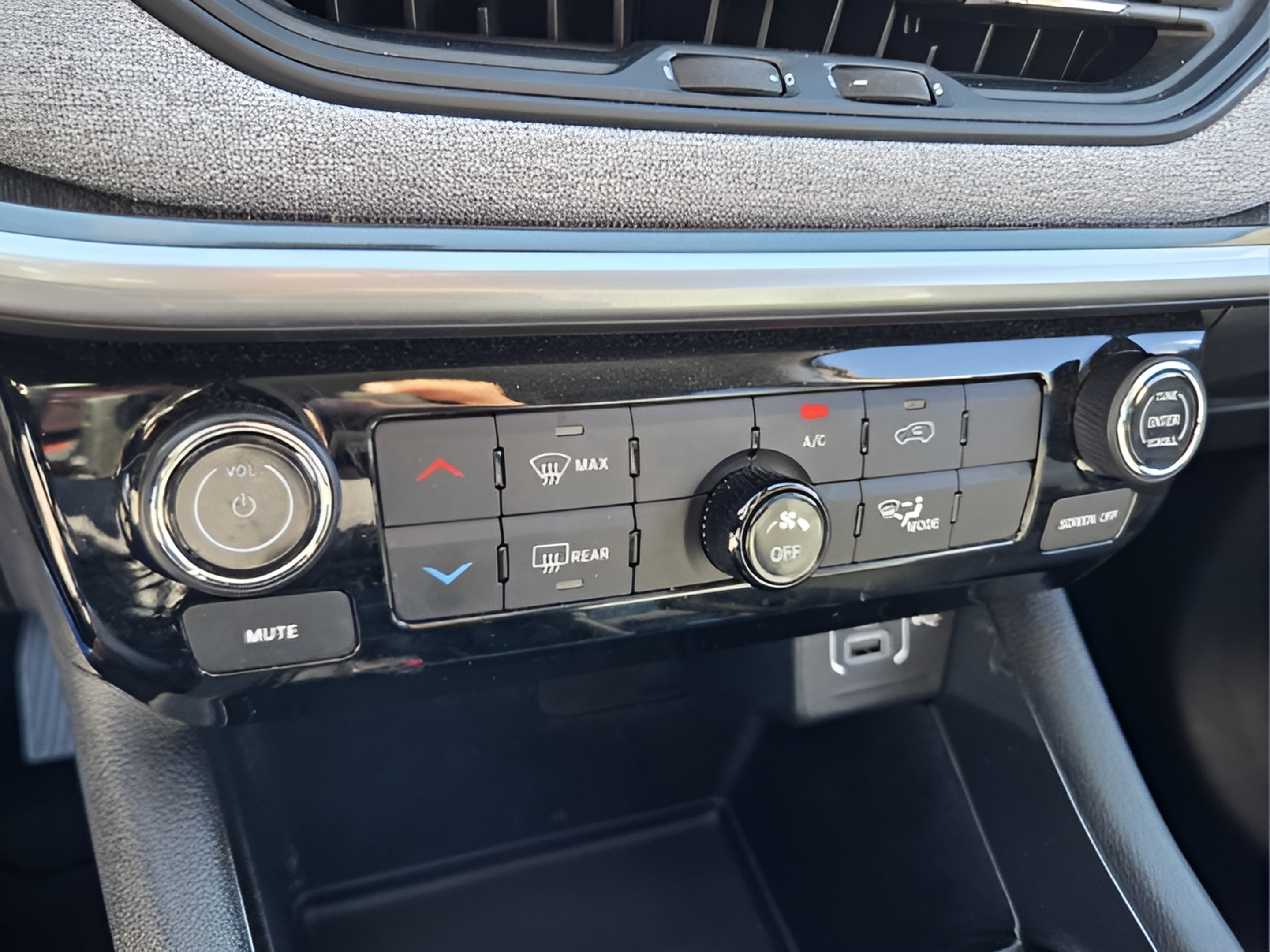 Certified 2022 Jeep Compass Latitude AWD/4WD image 19