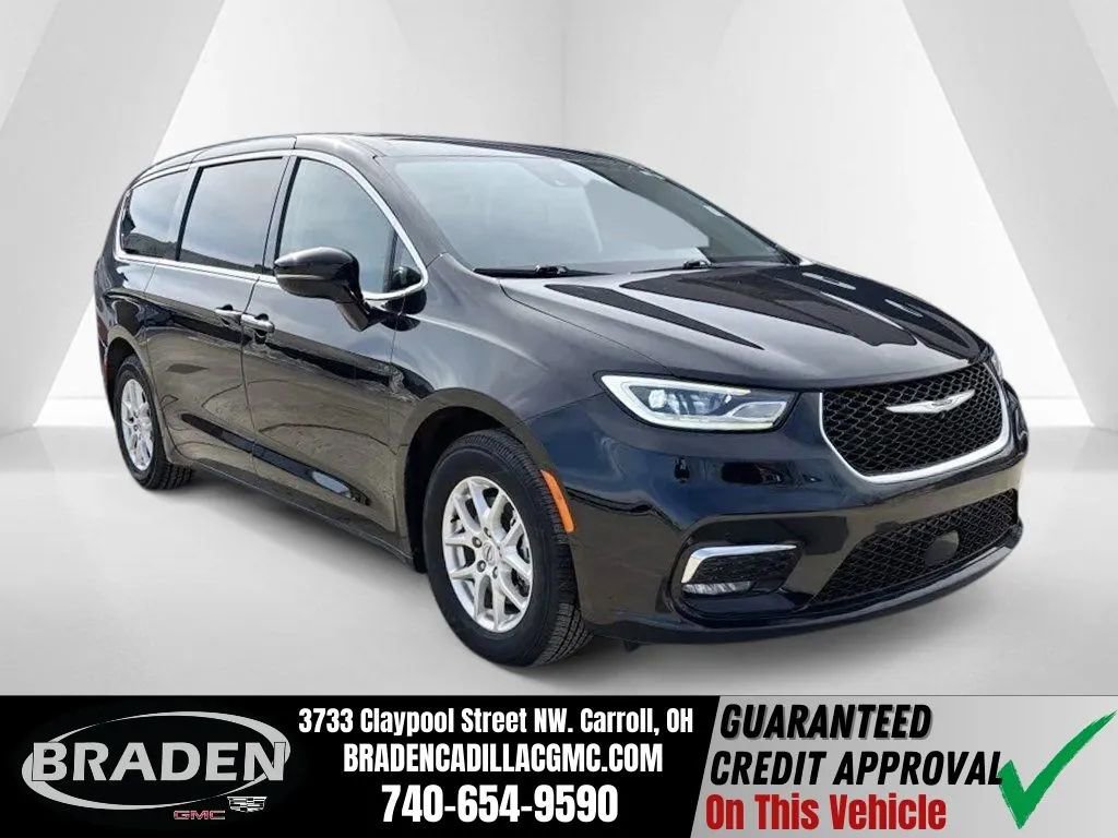 Used 2024 Chrysler Pacifica Touring-L