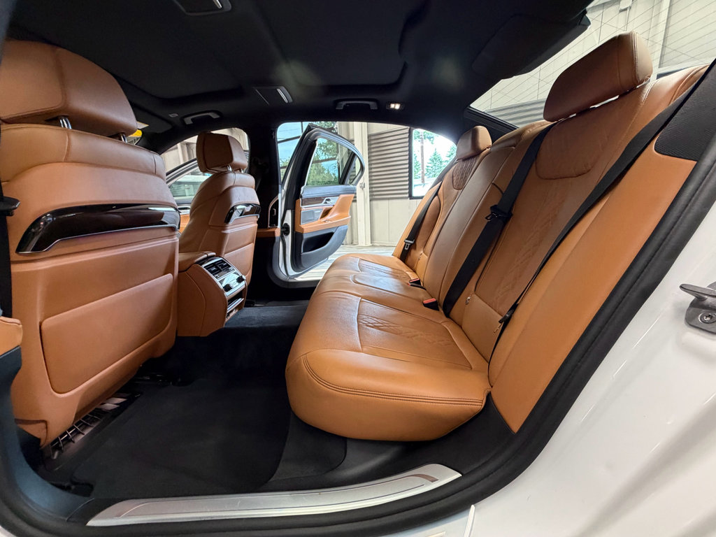 Used 2017 BMW 750i xDrive AWD/4WD image 54