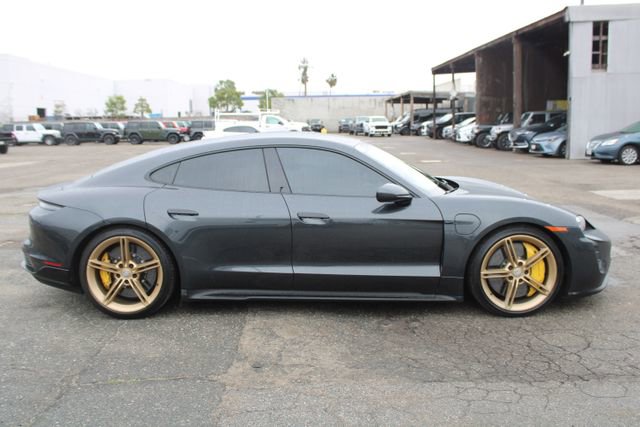 Used 2022 Porsche Taycan 4S image 3