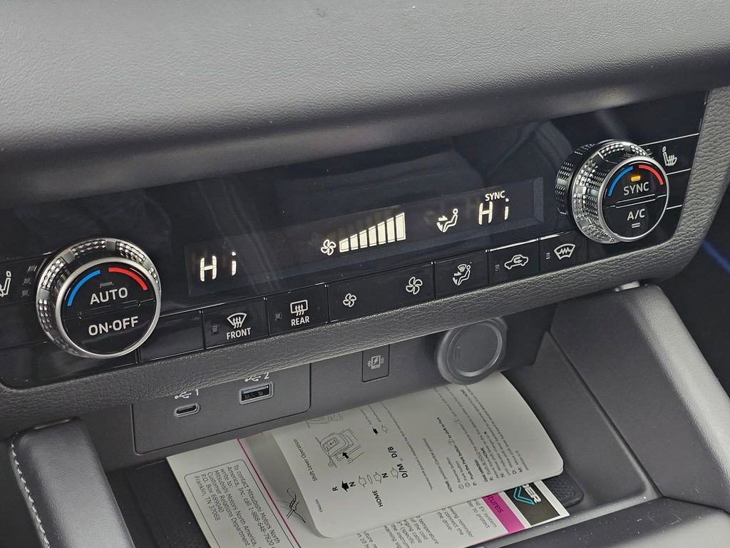 New 2025 Mitsubishi Outlander SE image 11