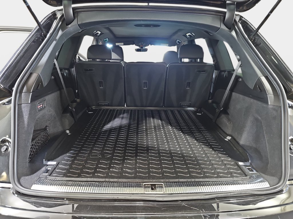 Used 2022 Audi Q7 3.0T Premium Plus w/ Premium Plus Package AWD/4WD image 14