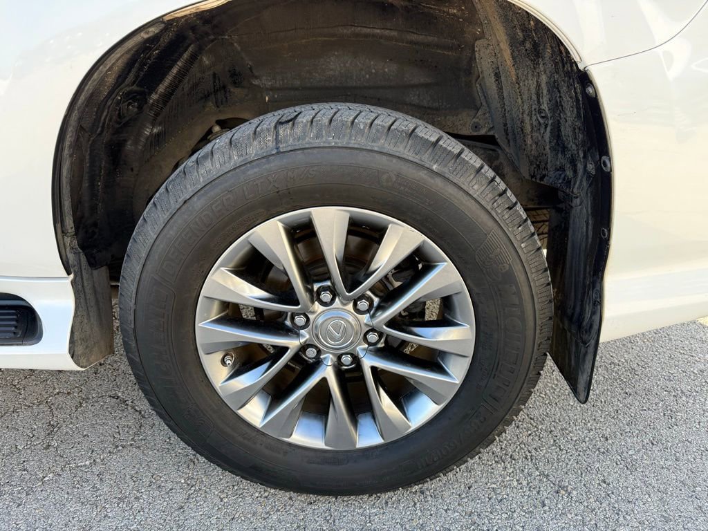 Used 2018 Lexus GX 460 Luxury w/ Preferred Accessory Package image 8