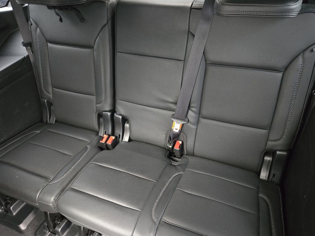 Used 2023 GMC Yukon Denali RWD image 14