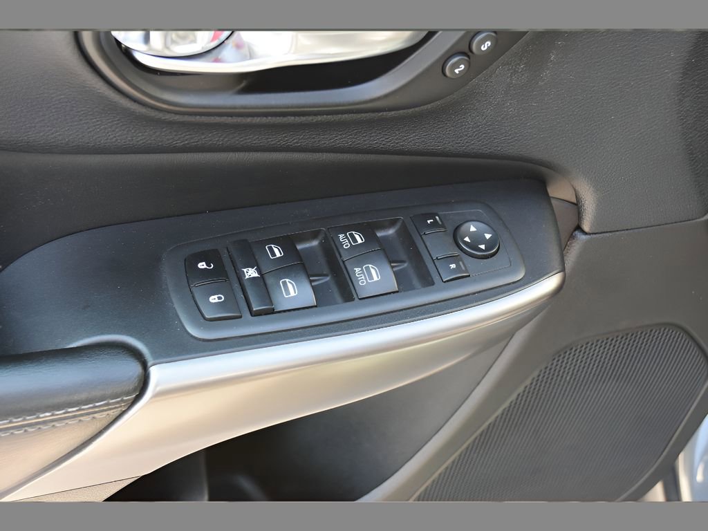 Used 2021 Jeep Cherokee Limited image 17