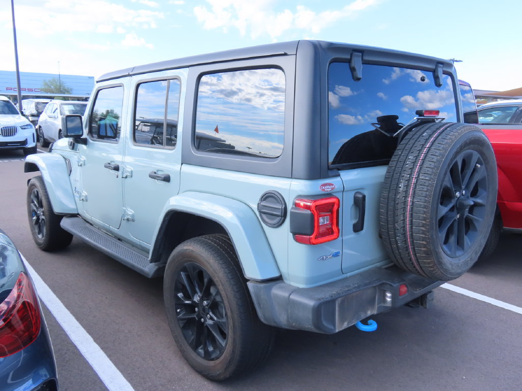 Used 2023 Jeep Wrangler Unlimited Sahara w/ Cold Weather Group AWD/4WD image 4