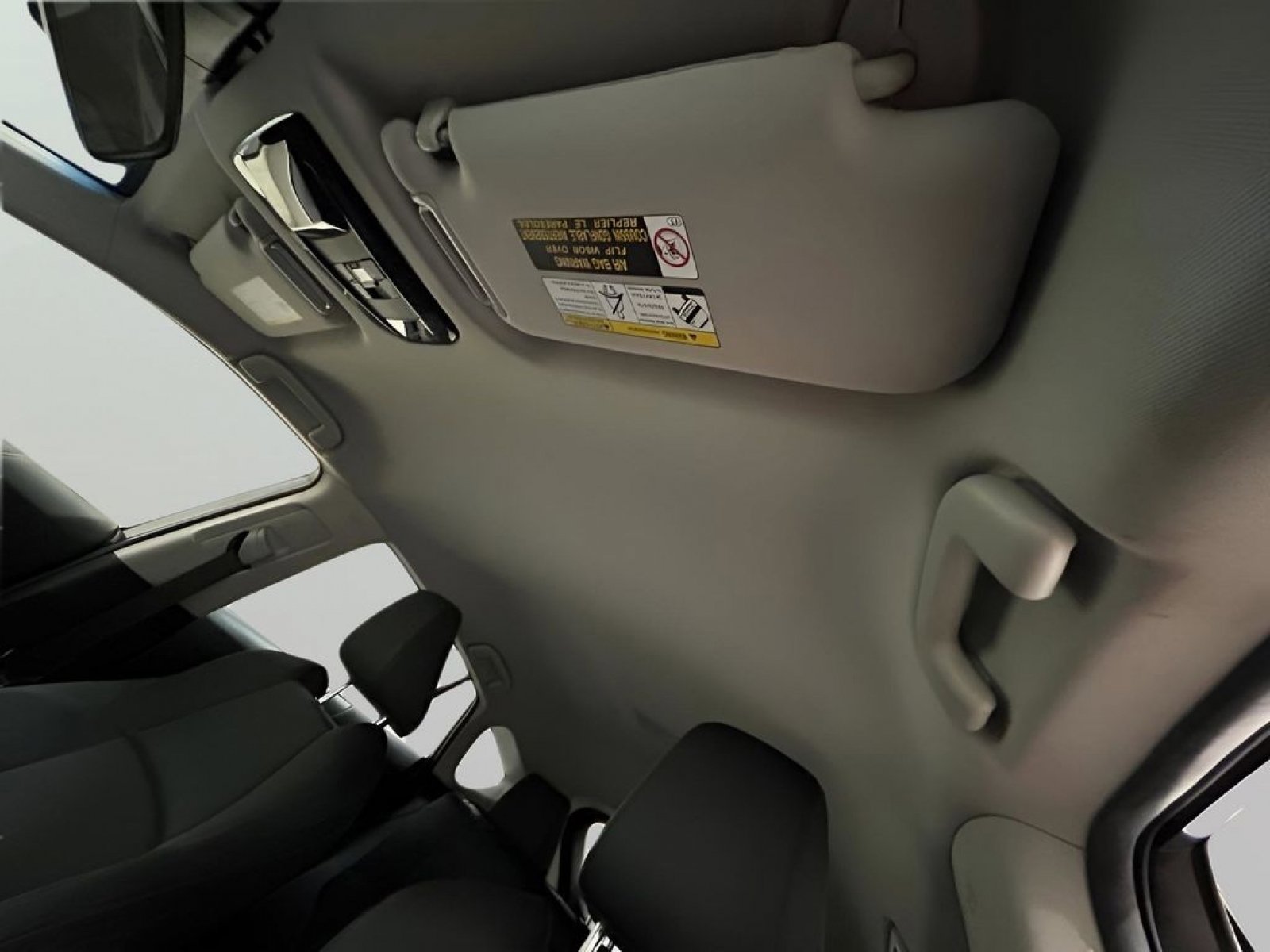Used 2021 Toyota Venza LE AWD/4WD image 19