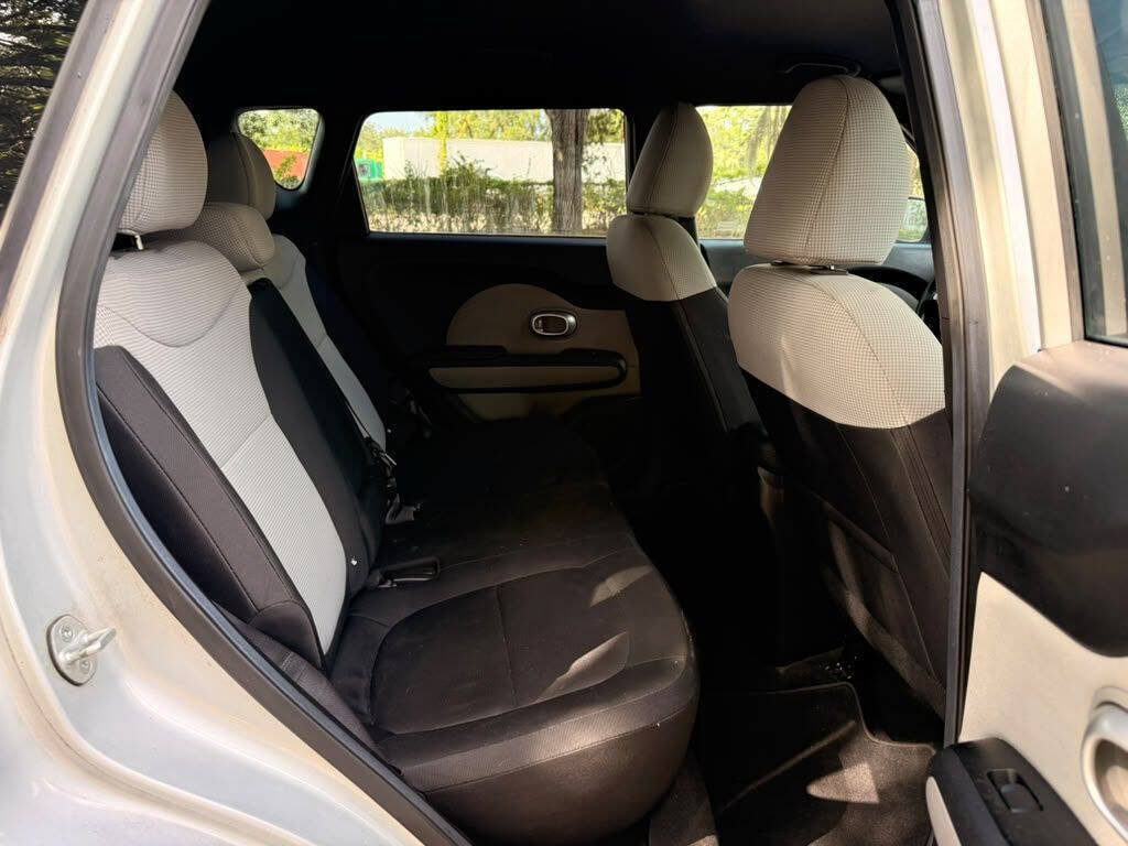 Used 2014 Kia Soul FWD image 10