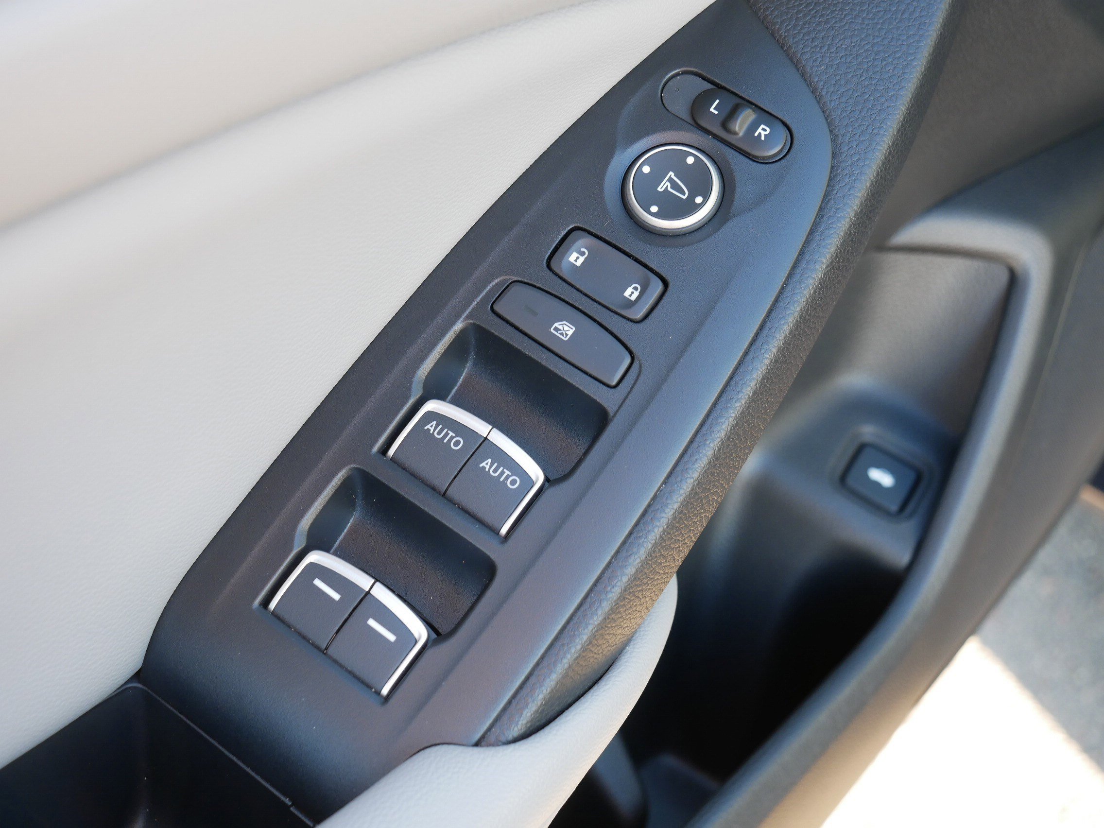 Used 2019 Honda Accord EX image 19