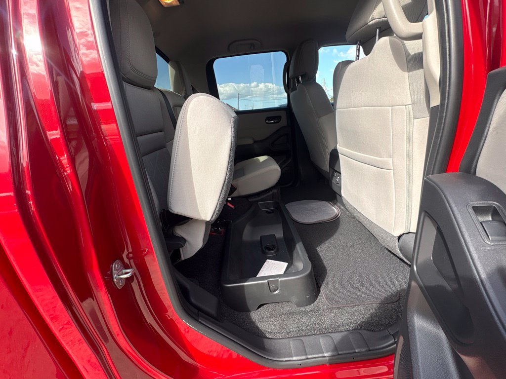 Used 2025 Nissan Frontier SV w/ SV Convenience Package RWD image 18