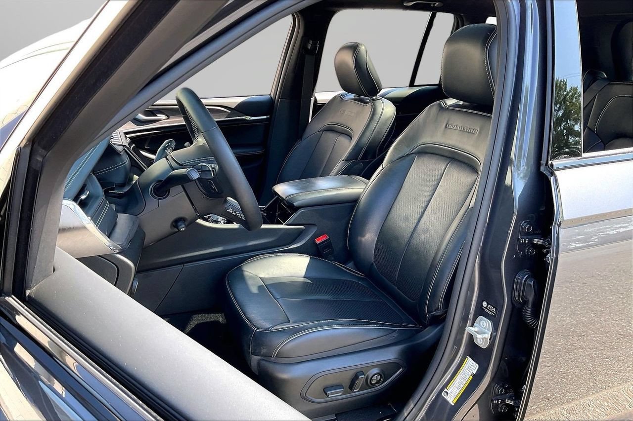 Certified 2023 Jeep Grand Cherokee Overland AWD/4WD image 22