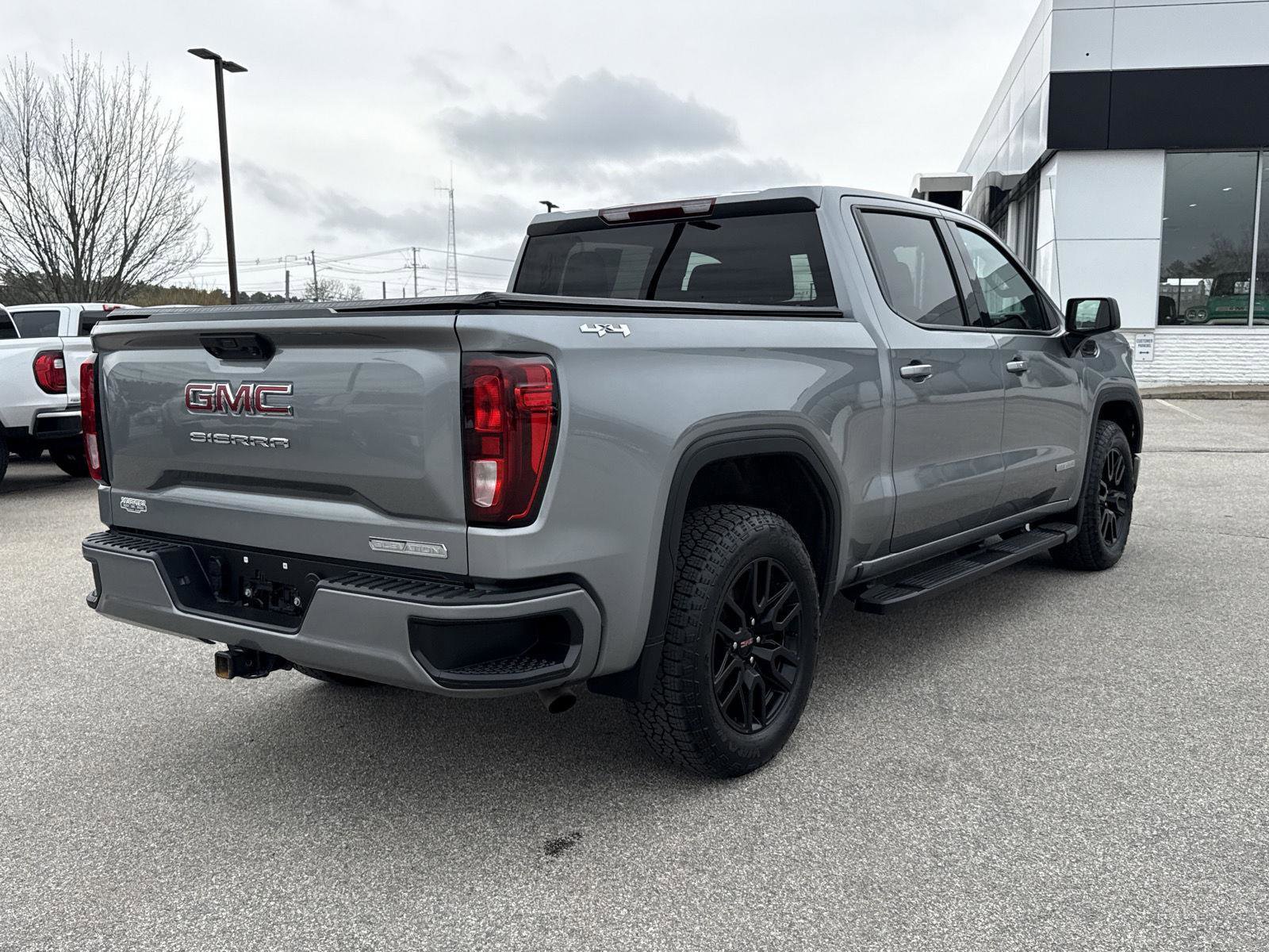 Used 2024 GMC Sierra 1500 Elevation AWD/4WD image 6